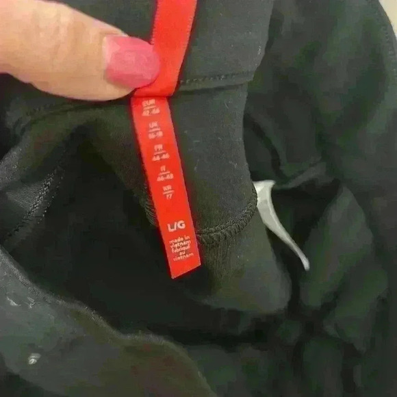 NWOT Spanx Large Perfect Pant Black skinny leg Item# 4E & AY - Picture 4 of 6